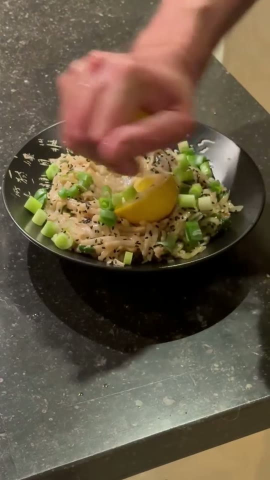 Organic Noodles with Spring Onions and Garlic