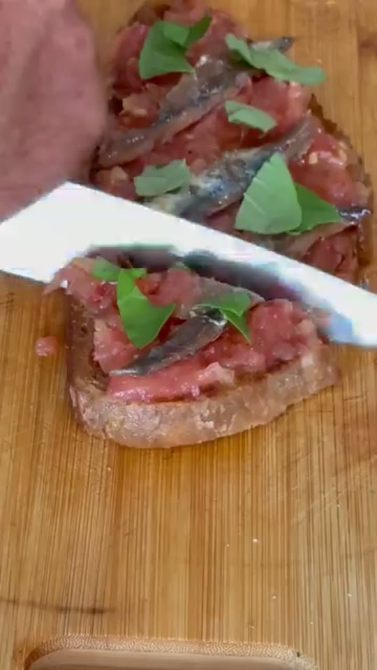 Pan con Tomate with Anchovies