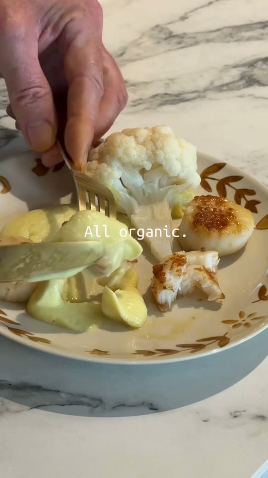 Scallops on Cauliflower-Potato Mousse