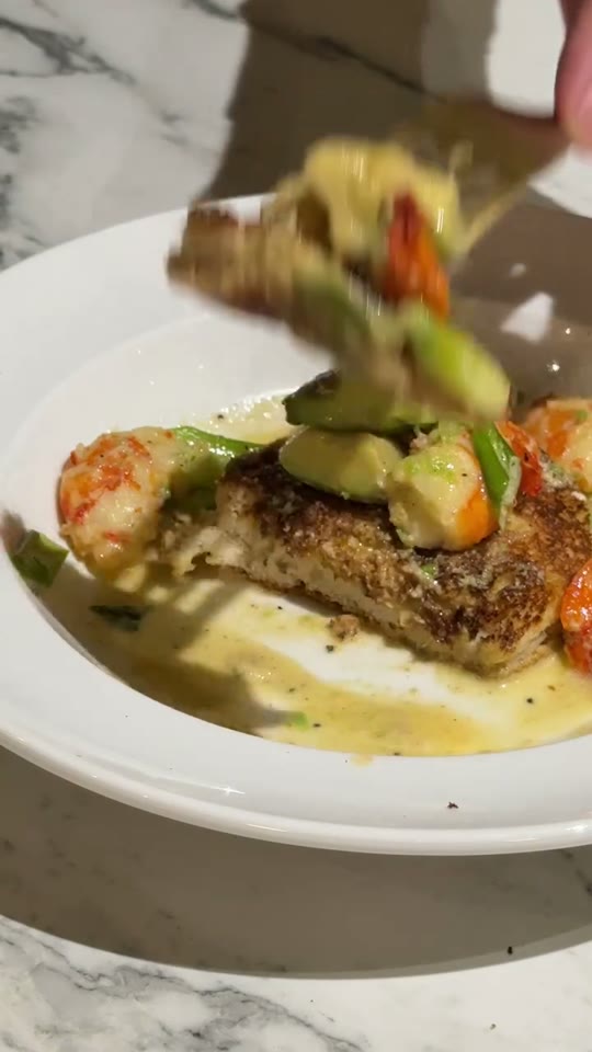Toasted Brioche with Prawns and Avocado