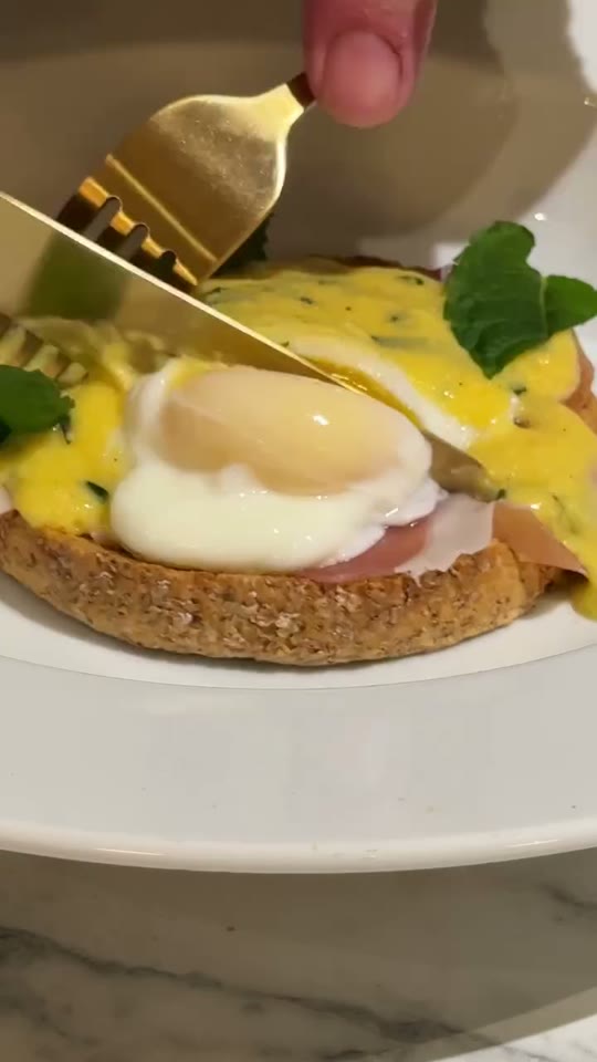 Eggs Benedict with Mint Hollandaise