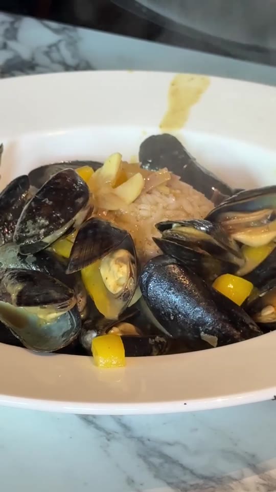 Dutch Mussels in Yellow Curry