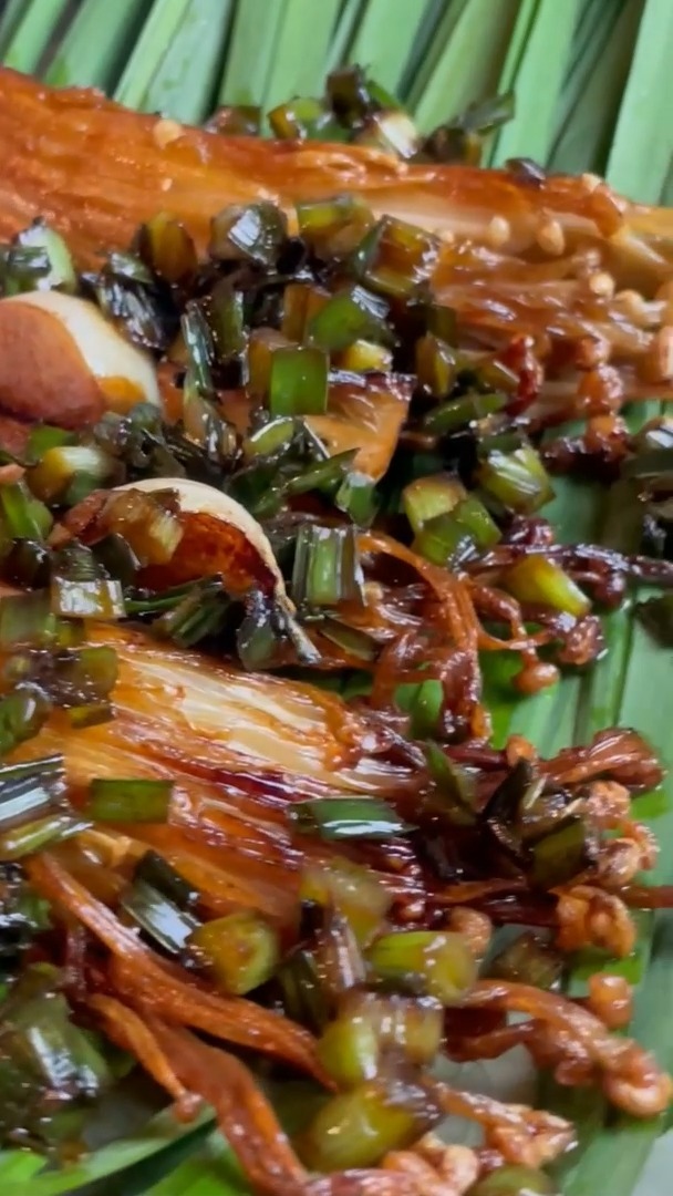 Chinese Enoki Mushrooms with Chinese Leek Leaves